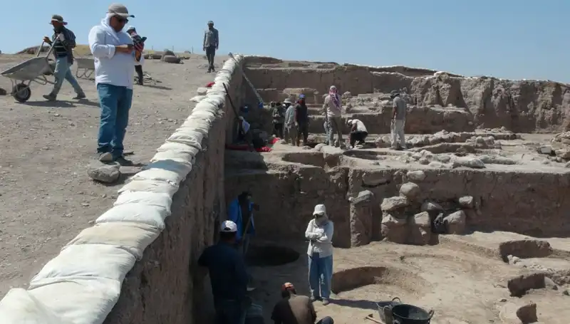 Kilis Oylum Höyük'te Sıcak Havaya Rağmen Kazı Çalışmaları Tüm Hızıyla Devam Ediyor