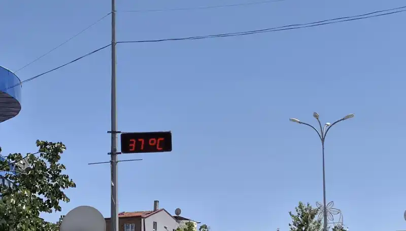 Sıcak Hava Dalgası: İlgili İlçede Termometreler 38 Dereceyi Aştı!