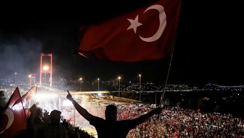 15 Temmuz'u Anlatan "En Uzun Gece" İle Geçmişe Yolculuk Başlıyor
