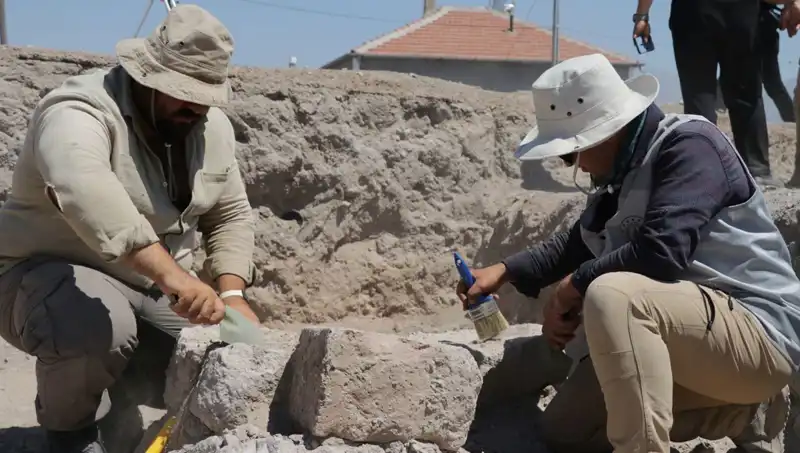 İç Anadolu'da Tarih Yeniden Canlanıyor: Mozaik Kazılarında Heyecan Verici Keşifler