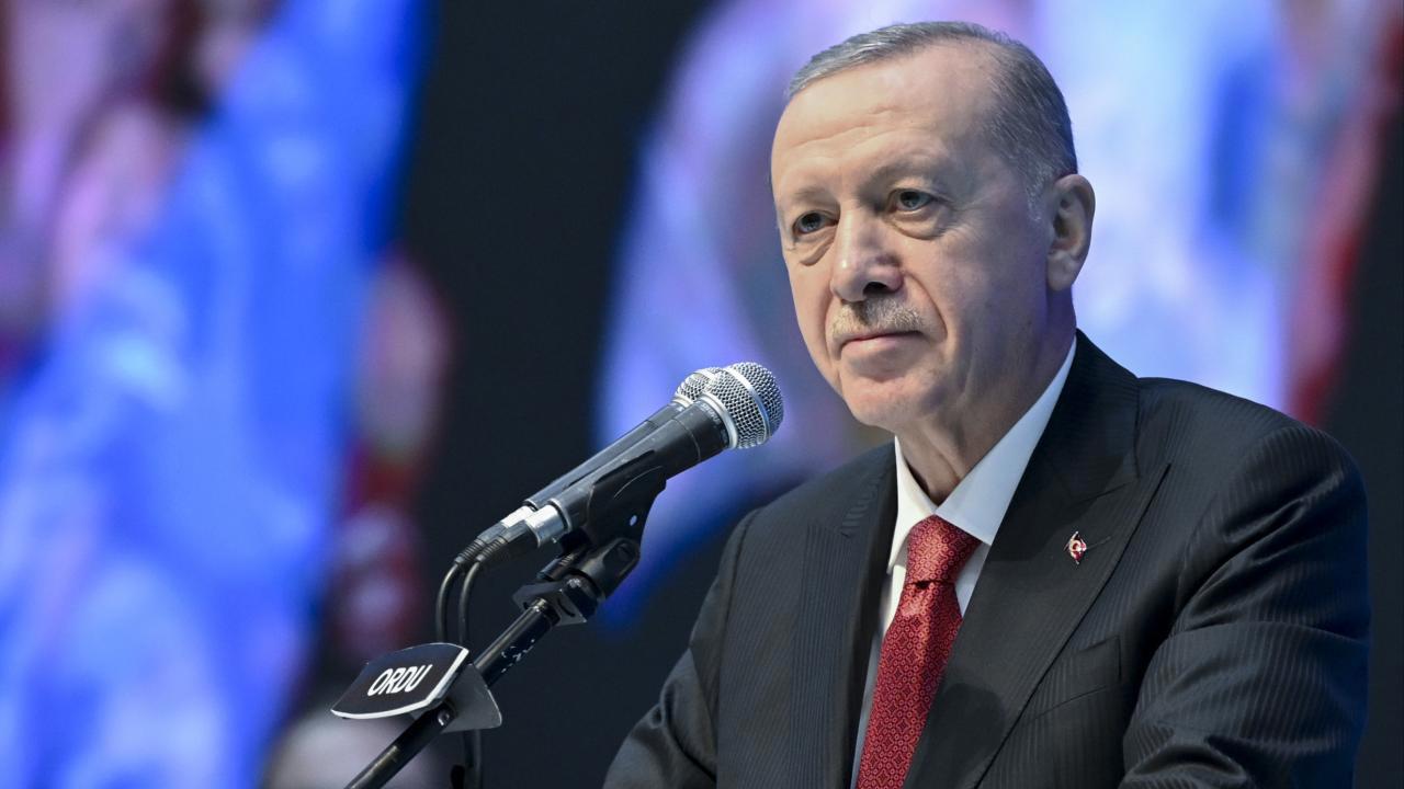 Erdoğan'dan Özel'e: Esenyurt'tan, Beşiktaş'tan Haberin Yoksa Sen Bu İşi Bırak