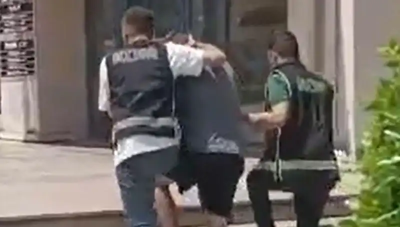 Sahte Dövizle Alışveriş Yapan Turist Türkiye'den Sınır Dışı Edildi!