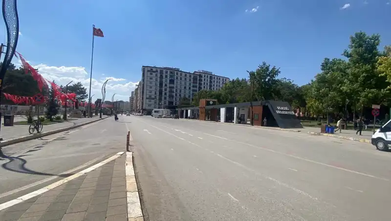 Elazığ'da Sokaklar Boş Kaldı: Hayat Neden Durduruldu?
