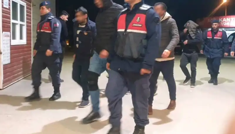 Bağ Evinde Uyuşturucu Partisi: Geceye Damga Vuran Baskın!