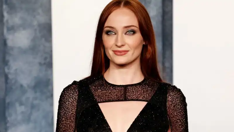 Game of Thrones Yıldızı Sophie Turner'ı Kızdıran Şoke Eden Yorumlar