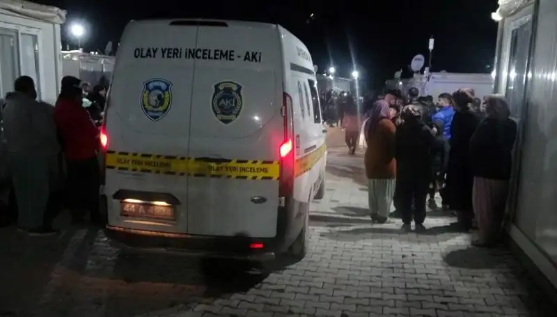 Husumetlilerin Silahlı Kavgasında Kan Aktı: Olayın Perde Arkası Ne?