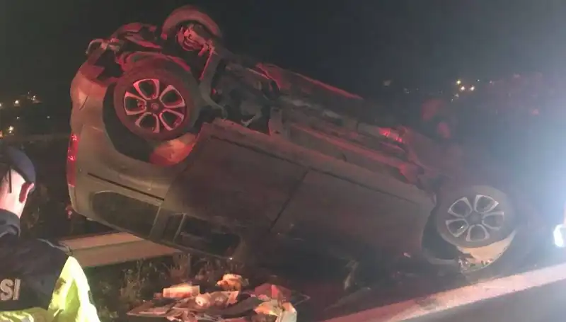 Osmaniye'de Trafik Kazası: Otomobil TIR'a Çarpınca Beş Kişi Yaralandı
