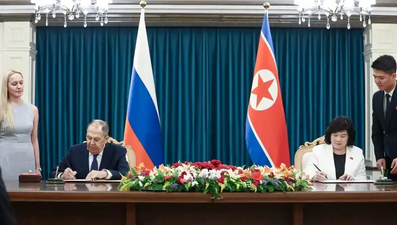 Rusya ve Kuzey Kore'nin Stratejik İlişkileri Derinleşiyor: Lavrov’un Önemli Temasları