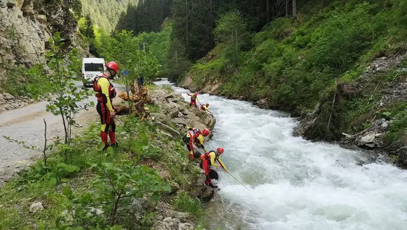 Trabzon’da Dereye Düşen Çocuğun Kayıp Arayışında Babası İçin Adli Kontrol Kararı Alındı