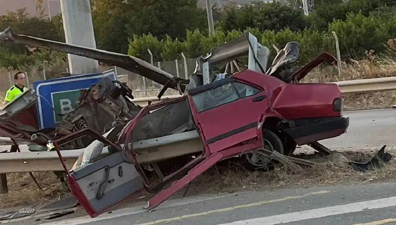 Hurdaya Dönen Araçtan Fırlayan Genç, Hayatını Kaybetti!