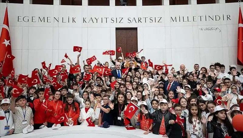 Türkiye Büyük Millet Meclisi 105 Yaşında: 23 Nisan İçin Hazırlıklar Tamamlandı