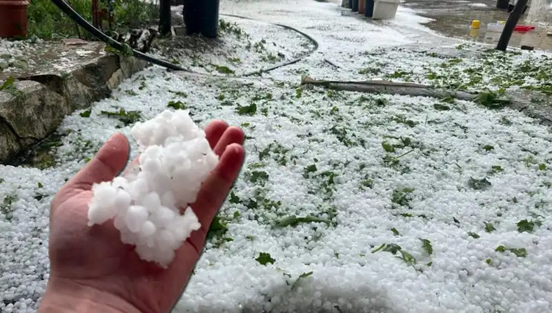 Haziran Ayında Dolu Sürprizi: Her Yeri Beyaza Bürüyen Doğa Olayı