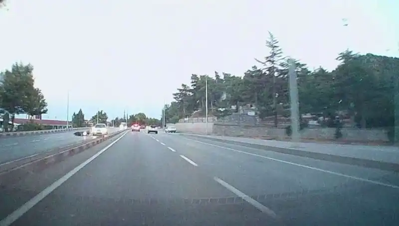 Otomobil-Motosiklet Çarpışması: Bir Kişi Yaralandı, Olay Yeri Kargaşa İçinde