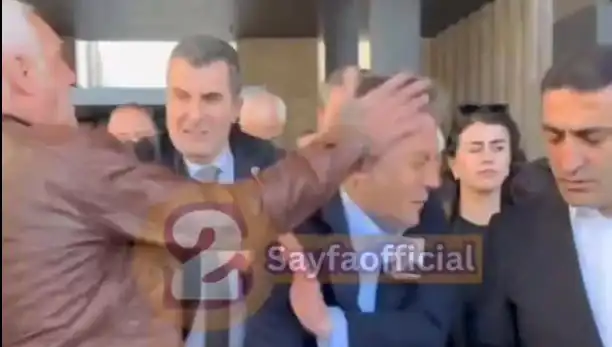 Özgür Özel, AKM Çıkışında Fiziksel Saldırıya Uğradı: Olayın Ayrıntıları ve Tepkiler