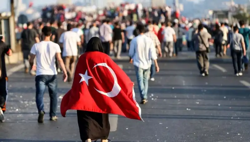 Kabineden 15 Temmuz'a Özel Anlamlı Mesajlar: Demokrasiye Sahip Çıkmalıyız